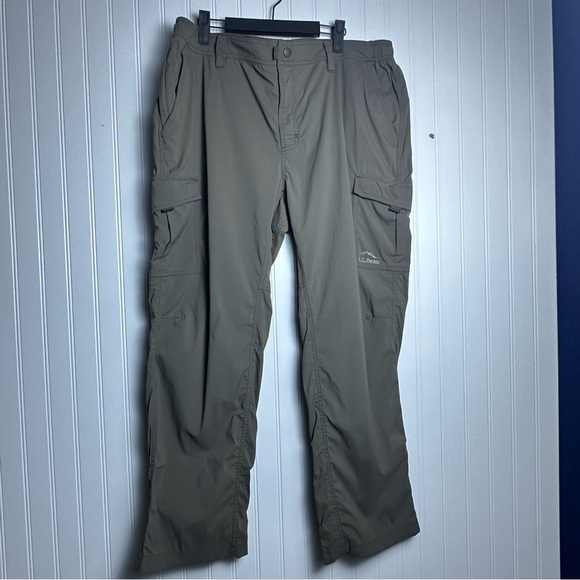 L.L. Bean Men's XL Cargo Pants Patch Secured zipper Pocket Elastic Waist - Picture 1 of 12